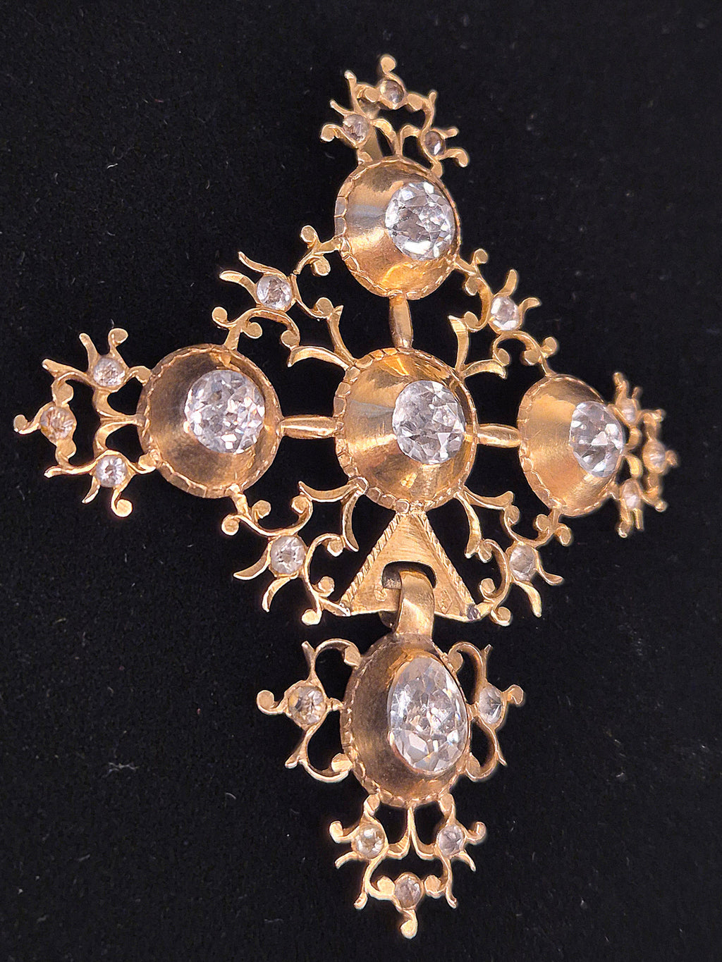 1760 Croix de Saint-Lô 18 Karat Gold Pendant With Black Spot Paste Jewels & French Assay Marks